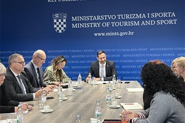 Ministar Tonči Glavina održao sastanak s predstavnicima udruga obiteljskog smještaja